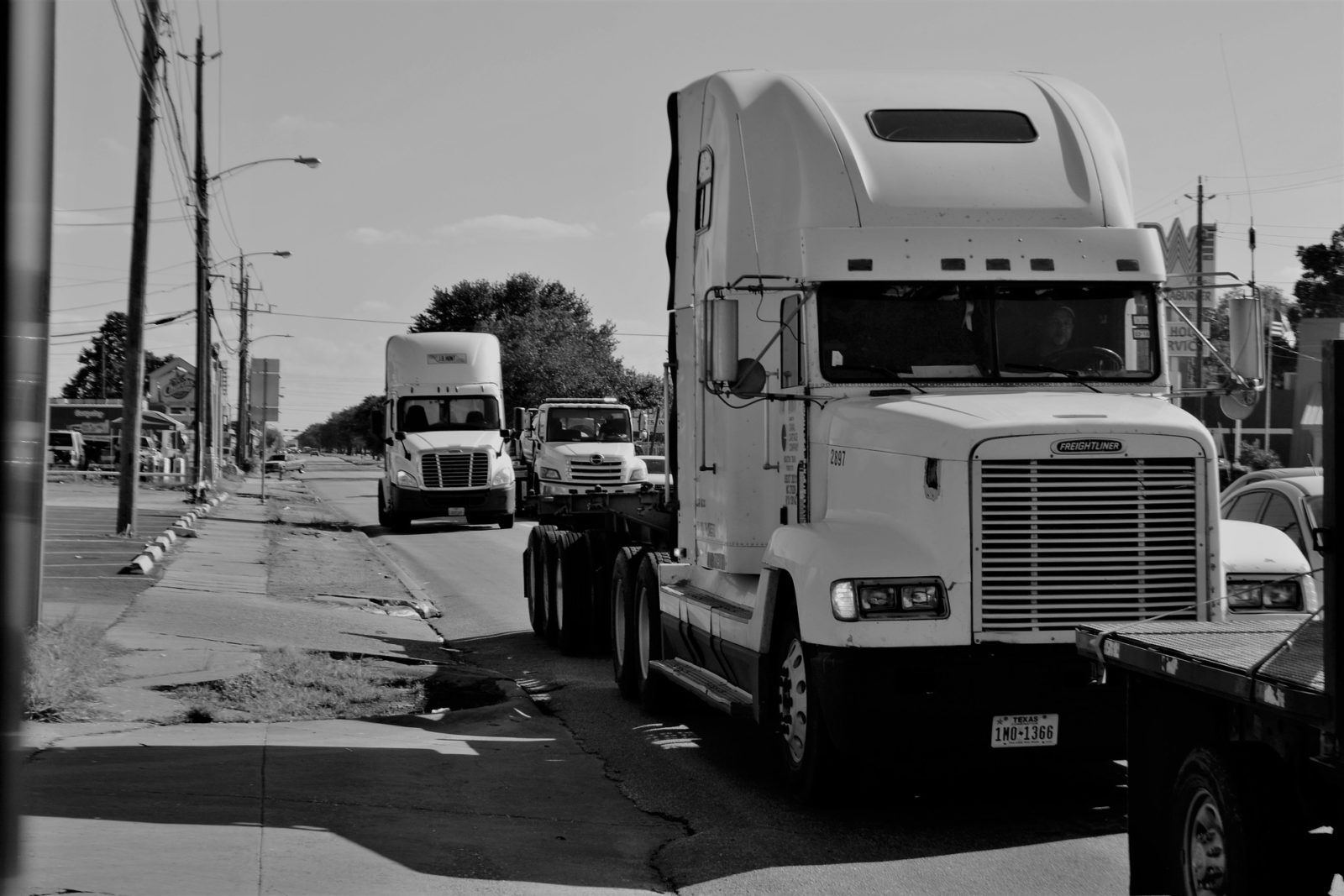 Top Causes for Trucking Accidents in Baton Rouge & Why You Need a Lawyer