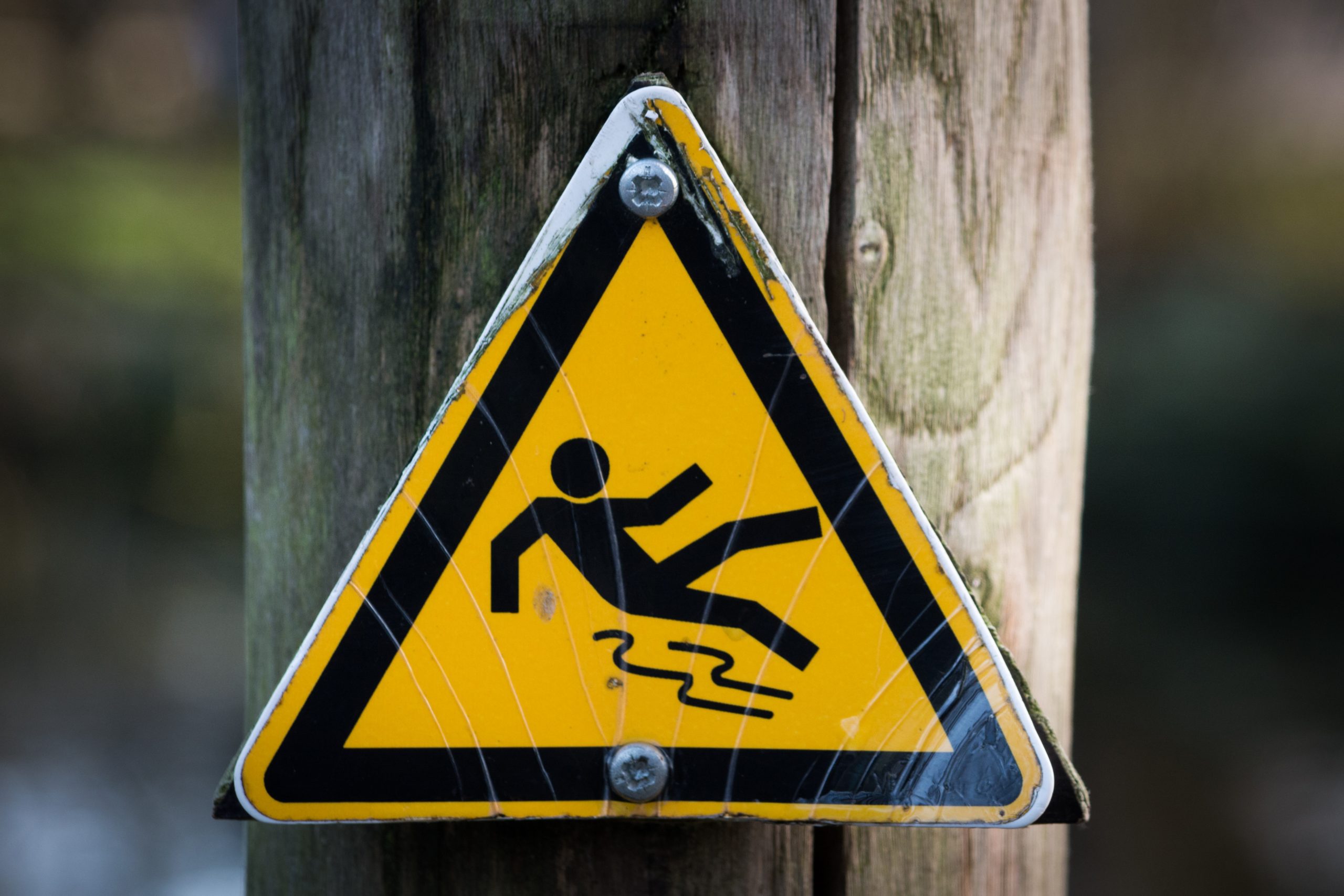 6 Steps to Follow Before Hiring a Baton Rouge Slip & Fall Lawyer