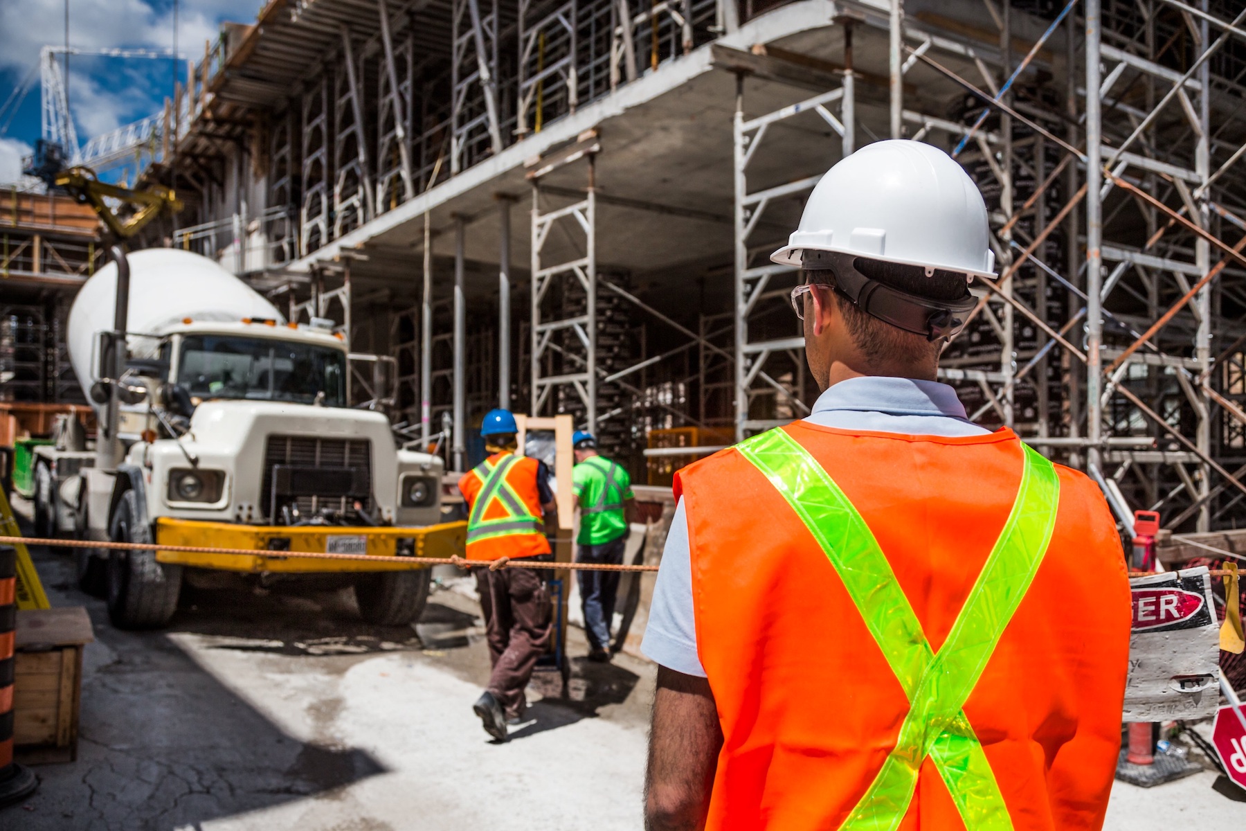 Workers on worksite who might need a work place injury attorney in Baton Rouge
